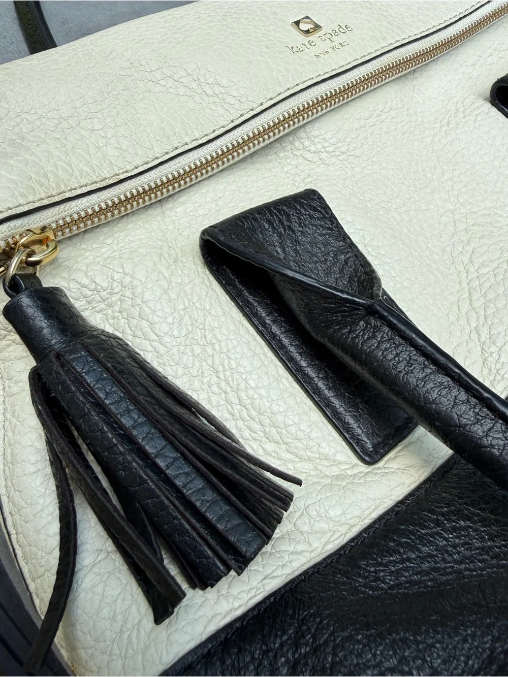 kate spade Black and Cream Two-Tone Leather Shoulder Bag